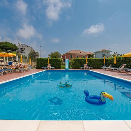 Residence Mizar Pietra Ligure Exterior photo