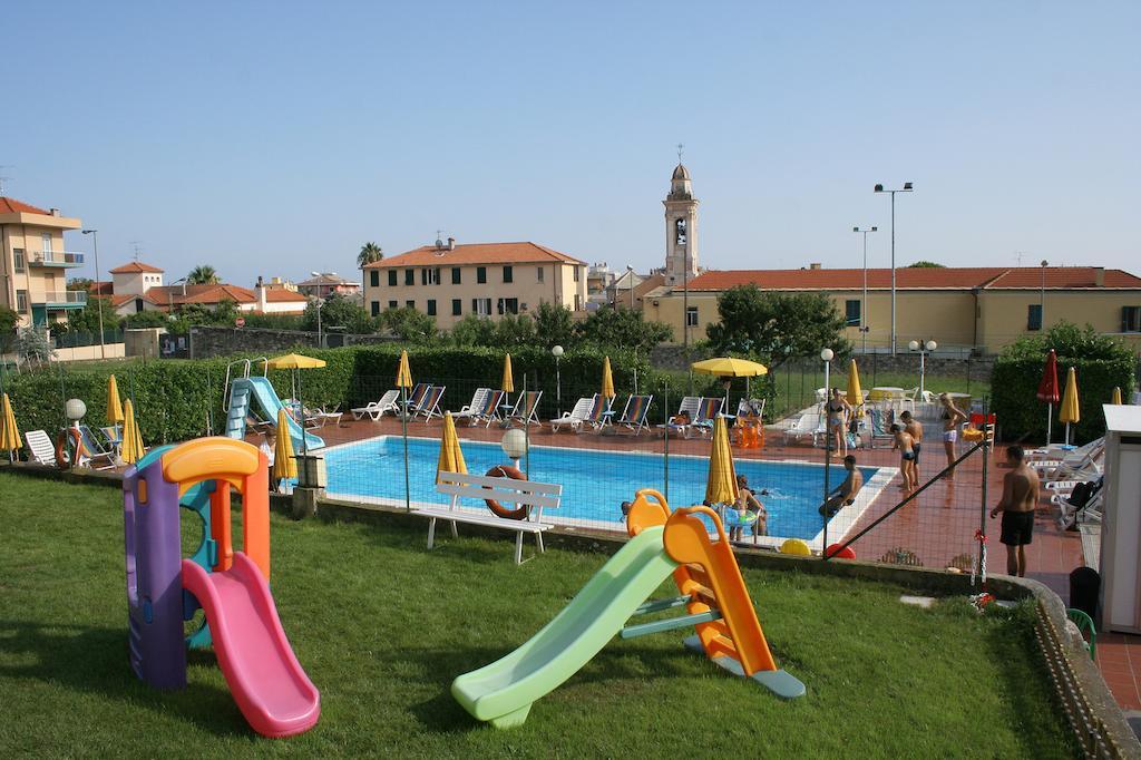 Residence Mizar Pietra Ligure Exterior photo
