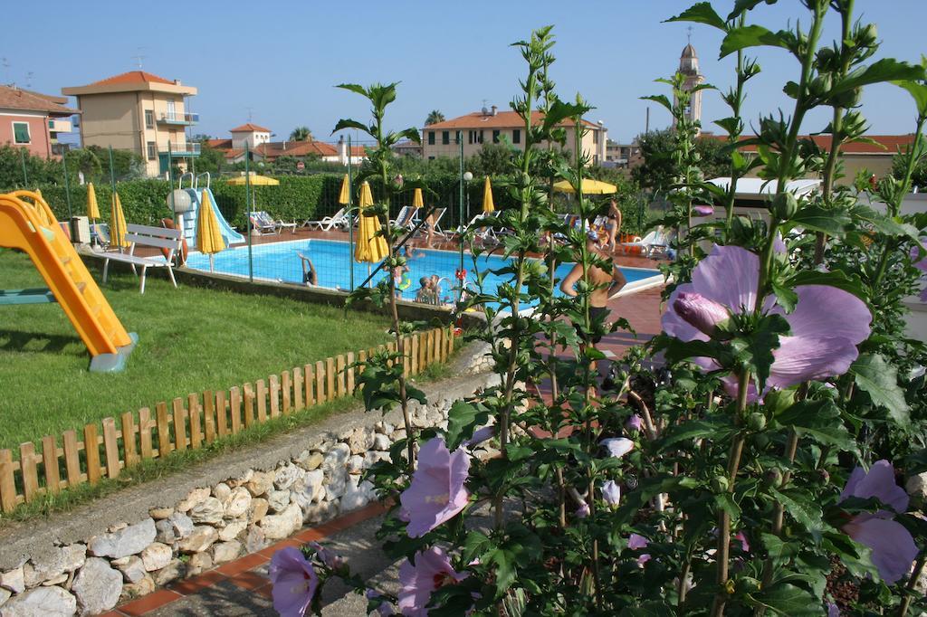 Residence Mizar Pietra Ligure Exterior photo